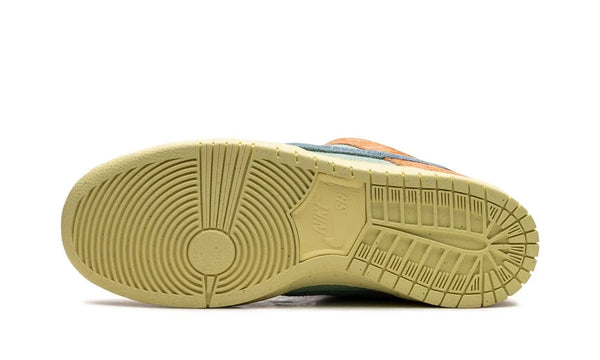 Nike SB Dunk Low 'Orange Emerald'
